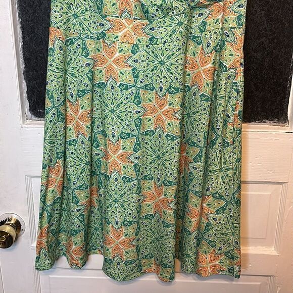Microstar Women’s Green and Orange patterned knee length vneck dress size XXL - Picture 3 of 6